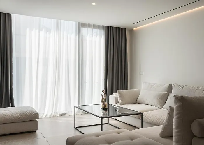 Spectacular Luxury & Design Home